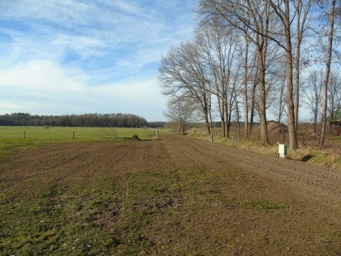 plekjes 16, 17 en 18 zijn met 20 kuub zand verhoogd. De composthoop is veranderd in een nieuw veldje voor tentjes.